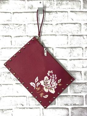 NWT🤩 |•WHITE HOUSE BLACK MARKET•| Large 12x8 Wristlet Handbag